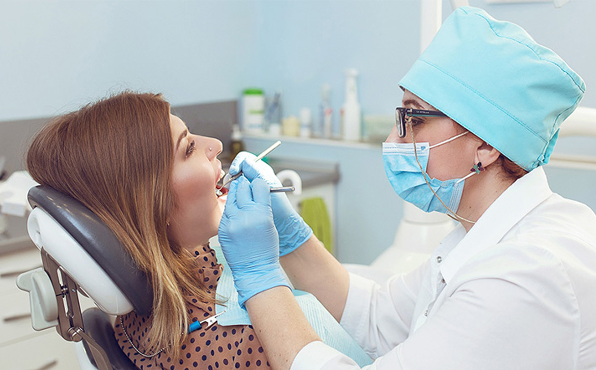 Käy hammaslääkärillä aina 6kk välein tarkistamaan hampaat ja puhdistamaan ne mahdollisista hammaskivistä tai paikkaamaan mahdolliset reijät.